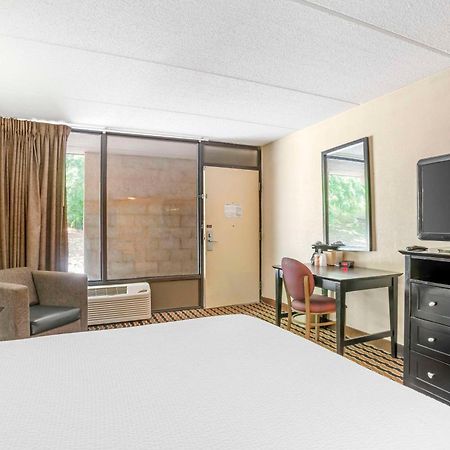 Quality Inn Near Speedway Wilkesboro Eksteriør billede