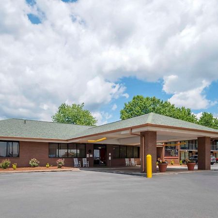 Quality Inn Near Speedway Wilkesboro Eksteriør billede