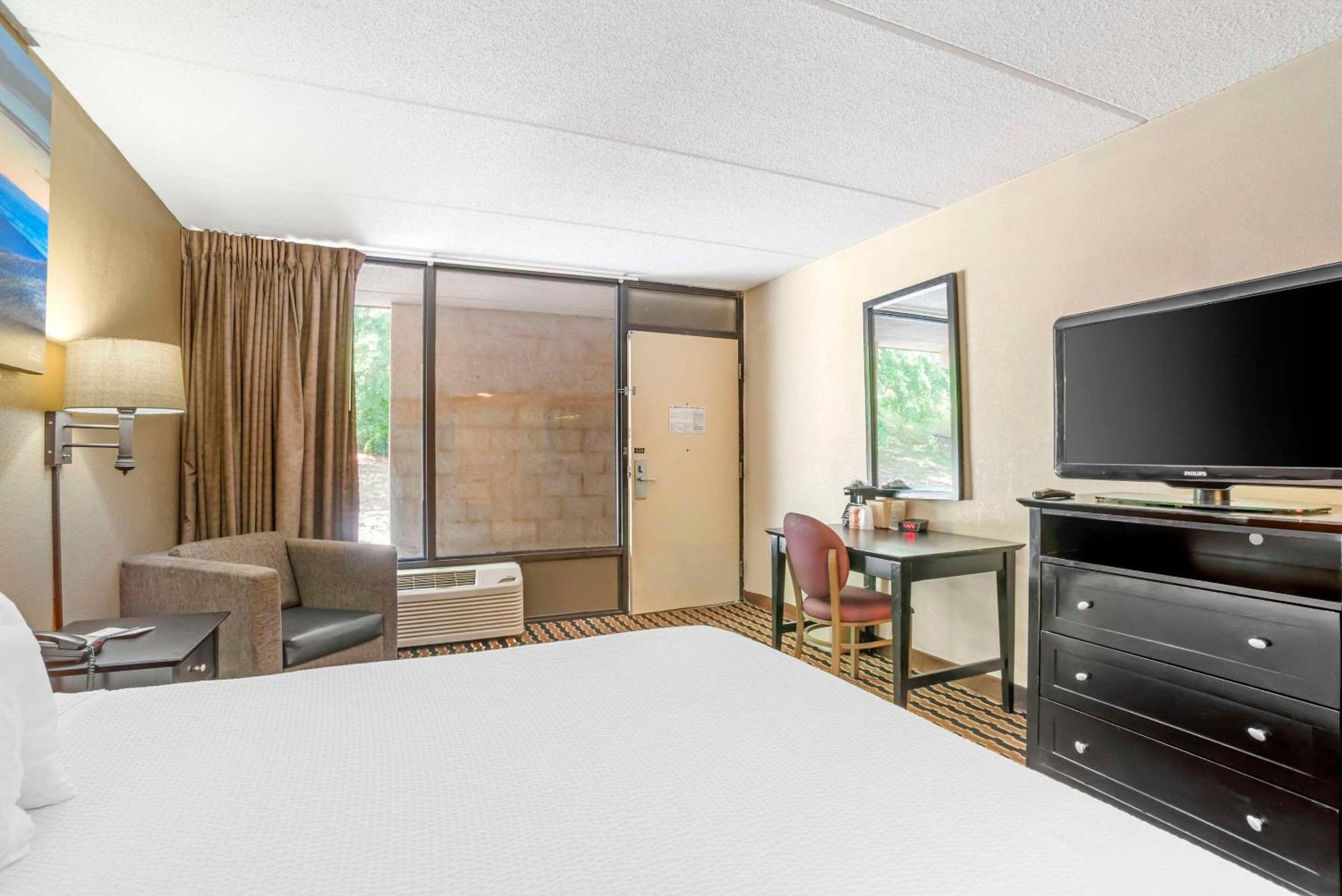 Quality Inn Near Speedway Wilkesboro Eksteriør billede