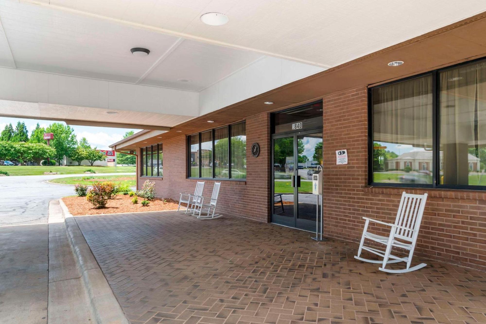 Quality Inn Near Speedway Wilkesboro Eksteriør billede