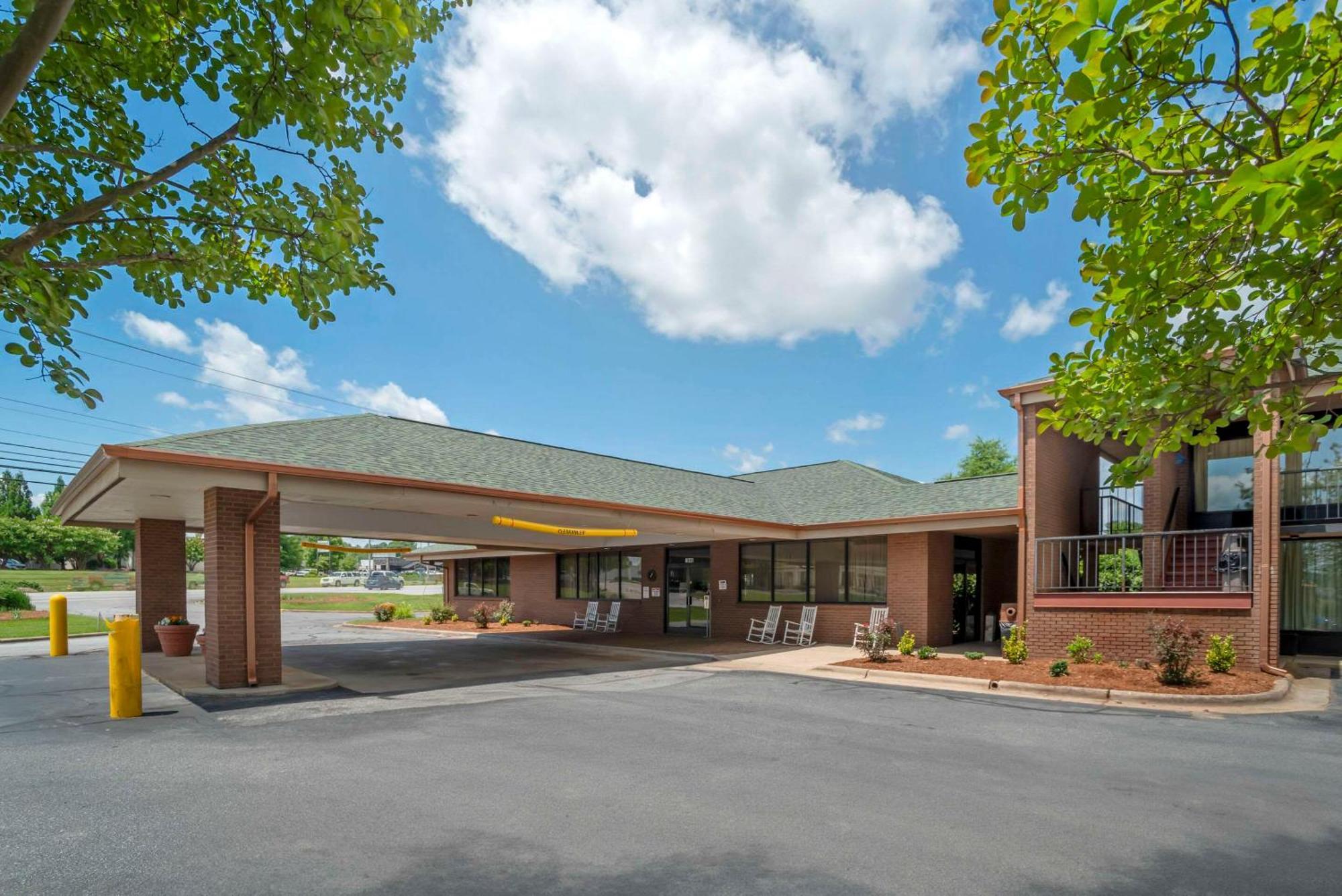 Quality Inn Near Speedway Wilkesboro Eksteriør billede