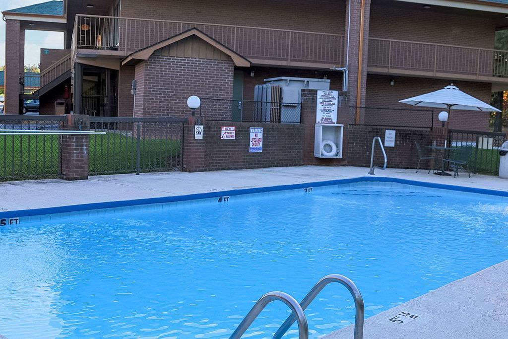 Quality Inn Near Speedway Wilkesboro Eksteriør billede